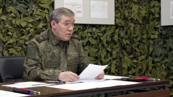 Chief of General Staff Gerasimov Inspects Western Military Group Amid Push for Complete DPR Control